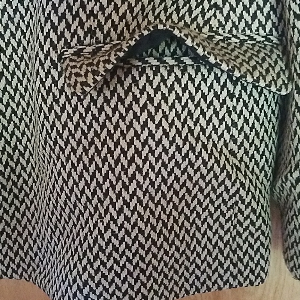 Female Suit Jacket - Picture 2 of 4